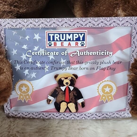 AUTHENTIC TRUMPY BEAR WITH AMERICAN FLAG CAPE - Picture 4 of 8